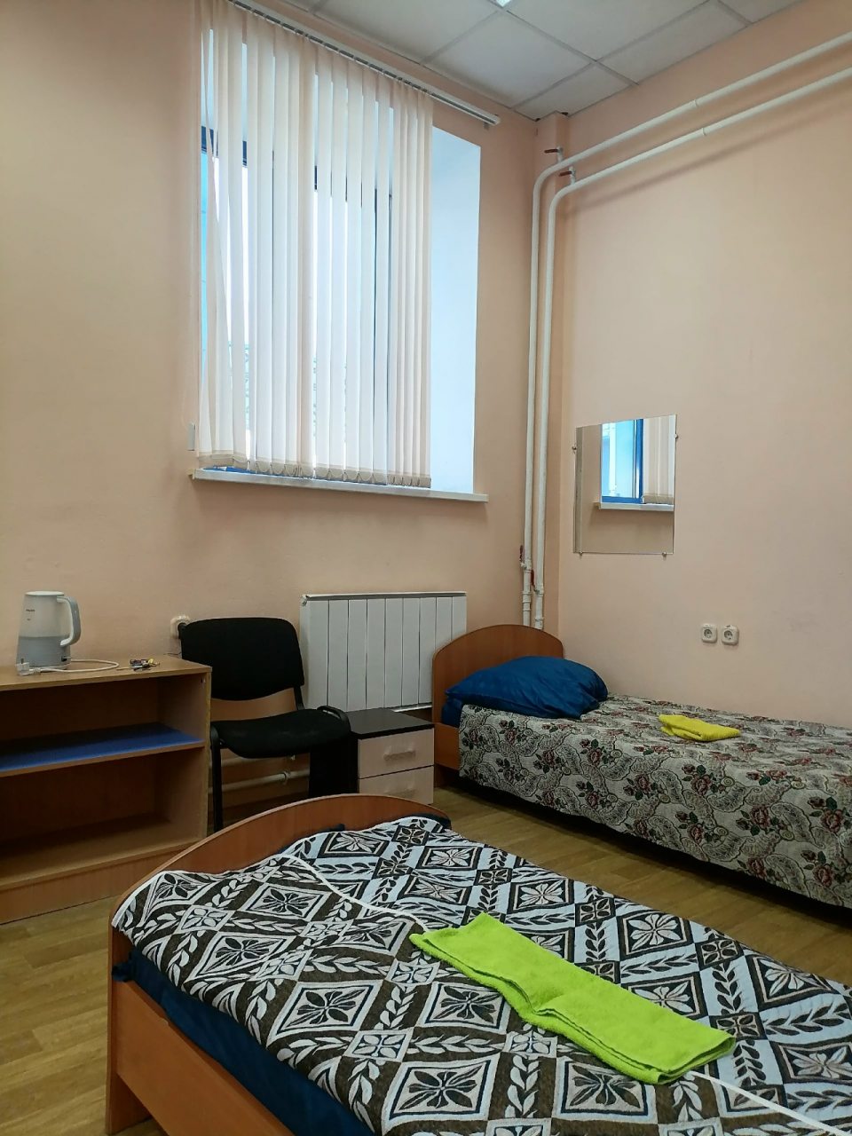 Трёхместный и более (Трехместный), Хостел 6-й микрорайон, 44