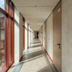 Четырехместный (Двухуровневые апартаменты для четверых около метро с личным закрытым двориком), Апартаменты Люкс в центре Москвы с закрытым патио