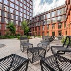 Четырехместный (Двухуровневые апартаменты для четверых около метро с личным закрытым двориком), Апартаменты Люкс в центре Москвы с закрытым патио