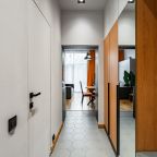 Четырехместный (Двухуровневые апартаменты для четверых около метро с личным закрытым двориком), Апартаменты Люкс в центре Москвы с закрытым патио