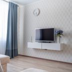 Трёхместный и более (Двухкомнатная квартира 60м2 в современном районе), Апартаменты Apart-deluxe Легенды моря на Аксакова 114