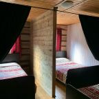 Дом (У реки стилизованный под Охотник), База отдыха Поляна-Вереск