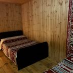 Дом (У реки стилизованный под Охотник), База отдыха Поляна-Вереск