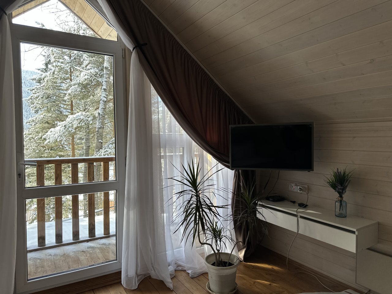 Дом (Барнхаус 1), База отдыха Дух леса