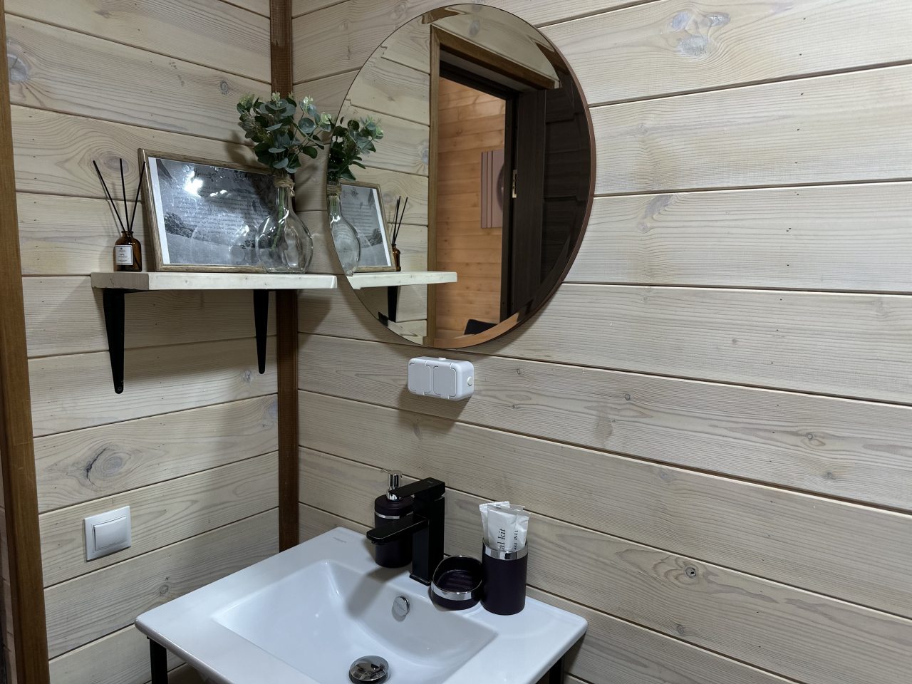 Дом (Барнхаус 2), База отдыха Дух леса