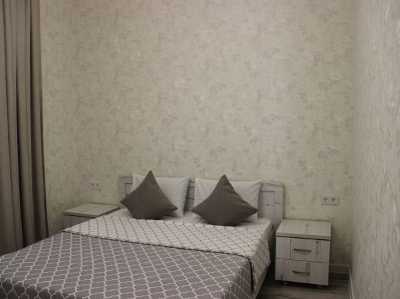 Апартамент-8, Адлер