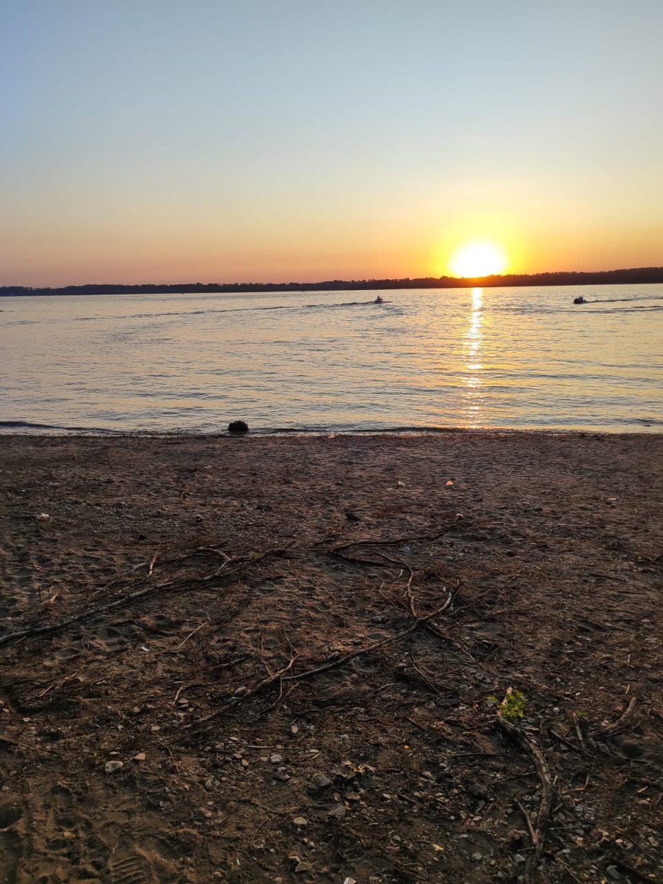 Закат на берегу Волги