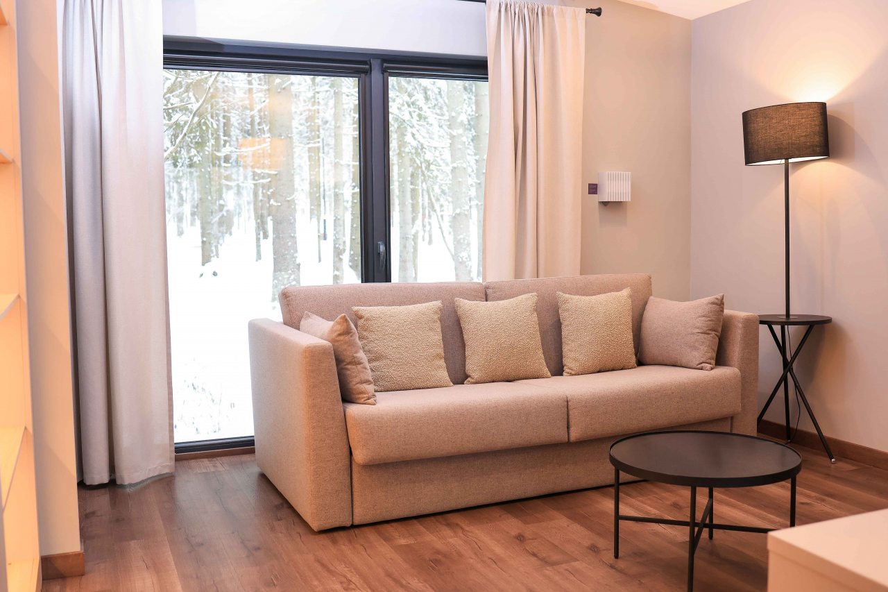 Дом (ОЗАРЕНИЕ), Лесной отель НЕШАЛАШИ