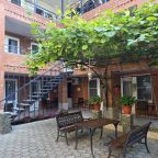 Двор общий для гостей