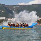 Катание на банане, Гостевой дом Цитрус