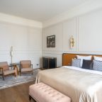 Трехместный (Посольский Люкс с балконом), Премиум Отель Пушкин