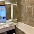 Люкс (Люкс), Отель Munib Hotel