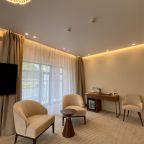 Люкс (Люкс), Отель Munib Hotel