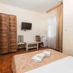 Двухместный (Двухместный номер стандарт с большой кроватью и балконом), Гостевой дом DREAM HOUSE