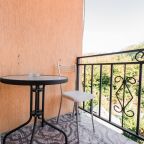 Двухместный (Двухместный номер стандарт с большой кроватью и балконом), Гостевой дом DREAM HOUSE