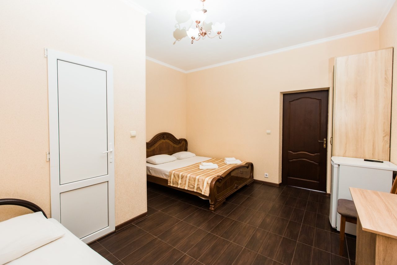 Трёхместный и более (Стандарт с балконом), Гостевой дом DREAM HOUSE