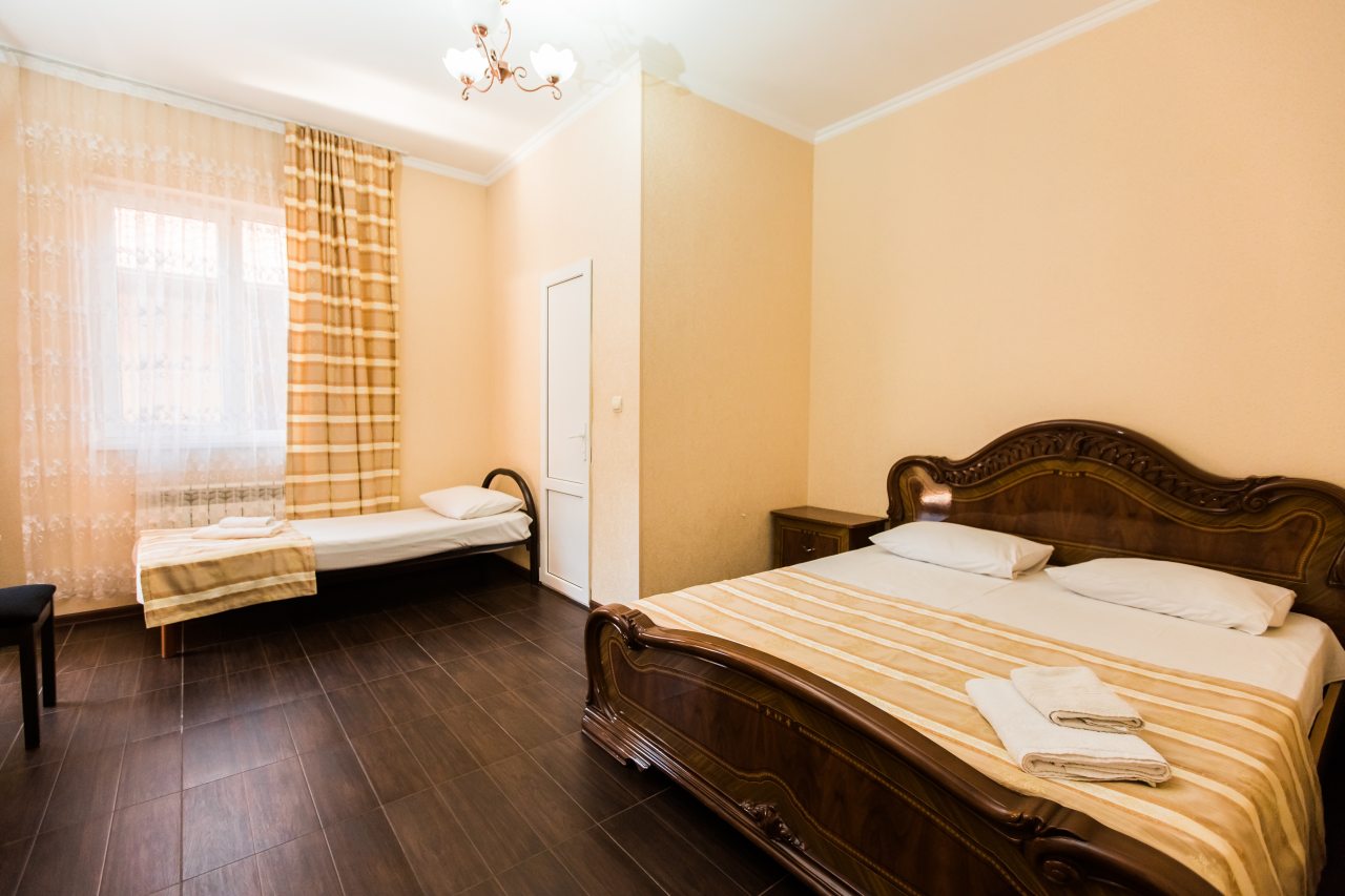 Трёхместный и более (Стандарт с балконом), Гостевой дом DREAM HOUSE