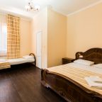 Трёхместный и более (Стандарт с балконом), Гостевой дом DREAM HOUSE