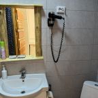 Номер (Комната в коттедже Снегурочка 3 кровати без балкона), Отель Медвежка в Карелии