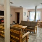 Номер (Комната в коттедже Чародеи 3 кровати без балкона), Отель Медвежка в Карелии