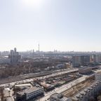 Трёхместный и более (Студия в 5-ти минутах от метро Свиблово и Ботанический сад), Апартаменты Happy People проезд Серебрякова 11к2