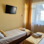 Трехместный (Стандарт с видом на горы), Гостевой дом Араик