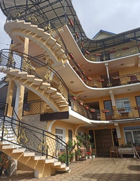 Гостевой дом Араик, Лоо