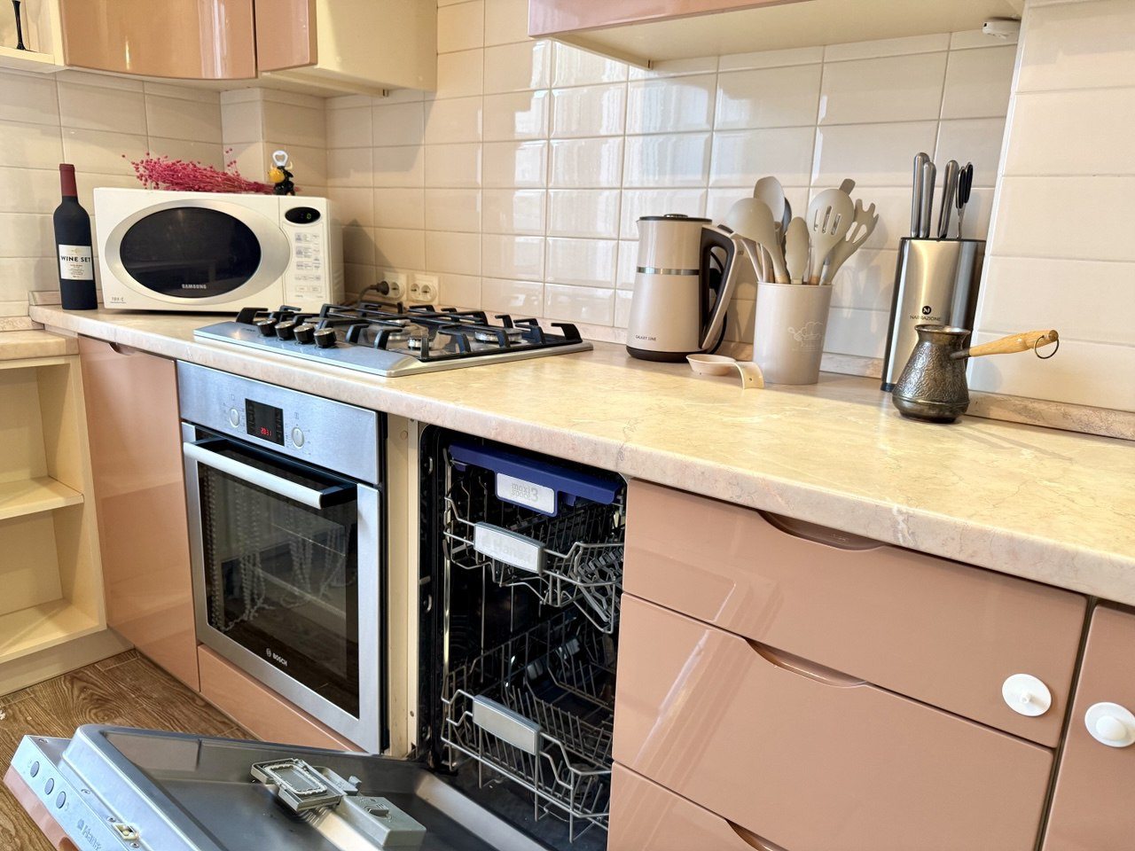 Апартаменты (Однокомнатные у Музея Мирового Океана), Апартаменты Однокомнатные у Музея Мирового Океана