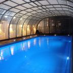 Бассейн с подогревом, Отель Вилла Лана