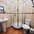 Ванная комната с душем, санузел в номере