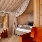 Дом (Лодж у озера с купелью), Глэмпинг Лембо