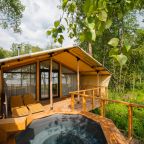 Дом (Лодж у озера с купелью), Глэмпинг Лембо