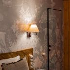 Дом (Лембо вилла у озера с купелью), Глэмпинг Лембо