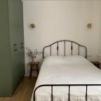 Апартаменты (Paris), Апартаменты Paris