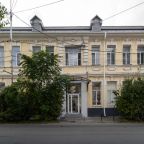 Фасад и вход в здание