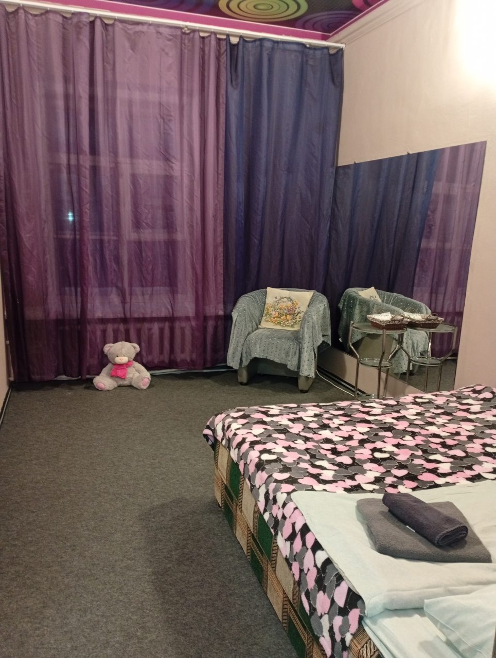 Двухкомнатный номер с двумя двуспальными кроватями