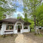 Разрешено проведение мероприятий, Мини-отель Black Rock Garden