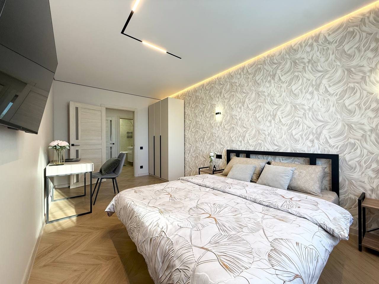 Апартаменты (Трёхкомнатные Анненки, 38к1), Апартаменты В Анненках