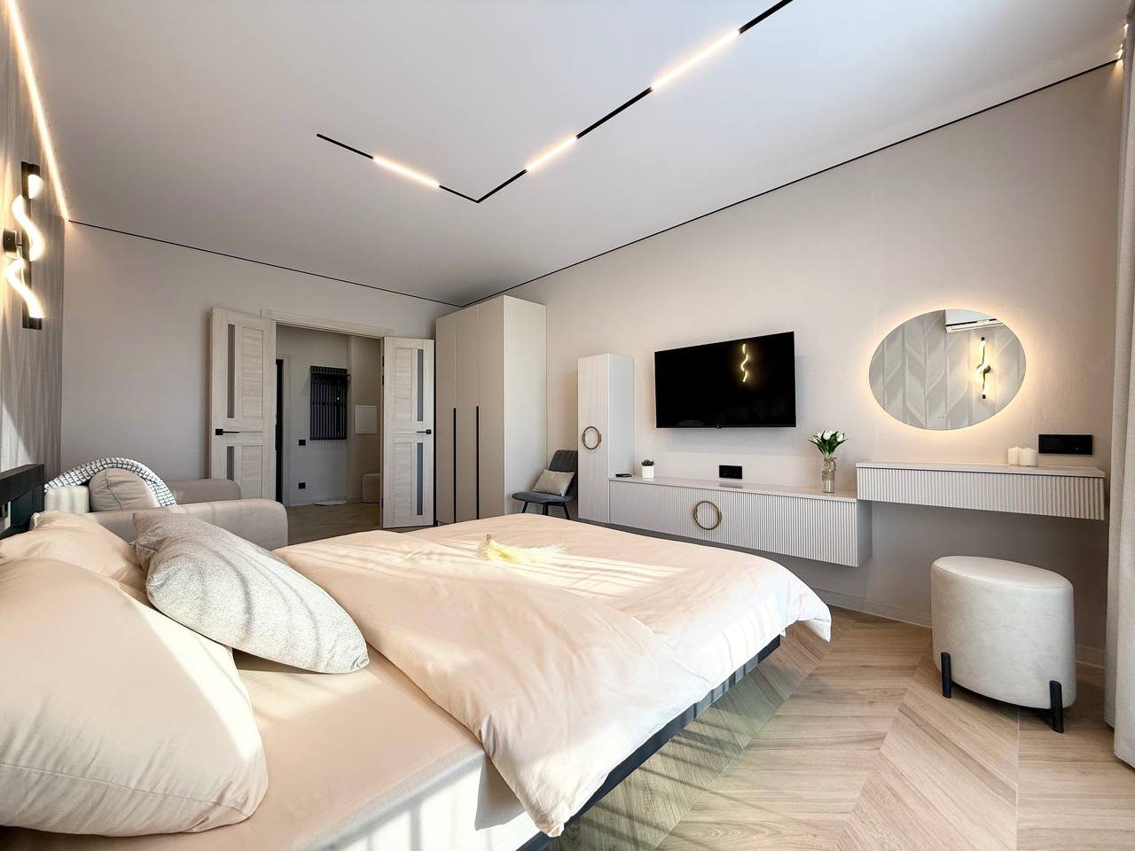 Апартаменты (Трёхкомнатные Анненки, 38к1), Апартаменты В Анненках