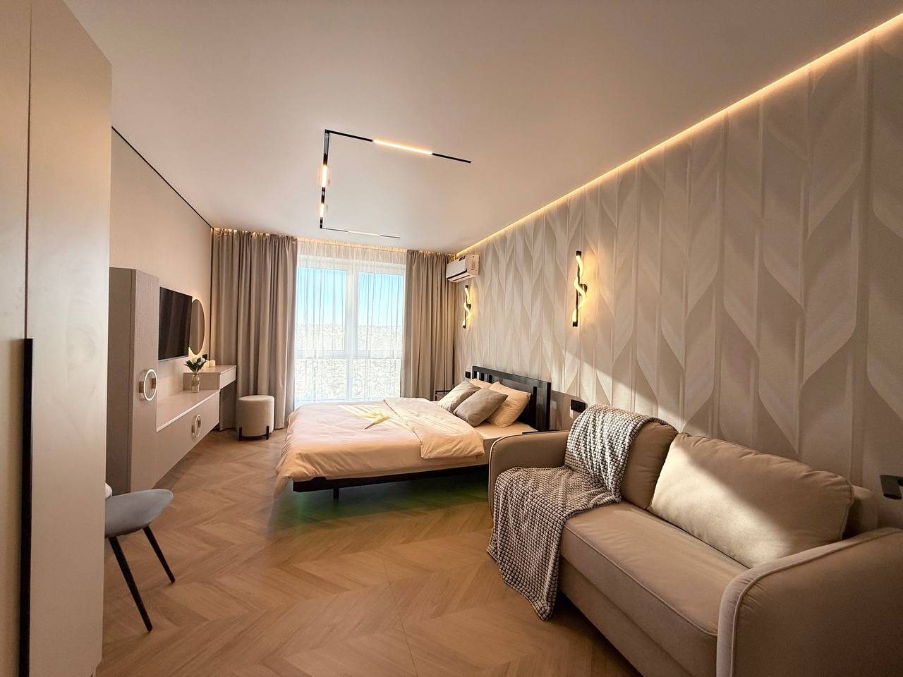 Апартаменты (Трёхкомнатные Анненки, 38к1), Апартаменты В Анненках