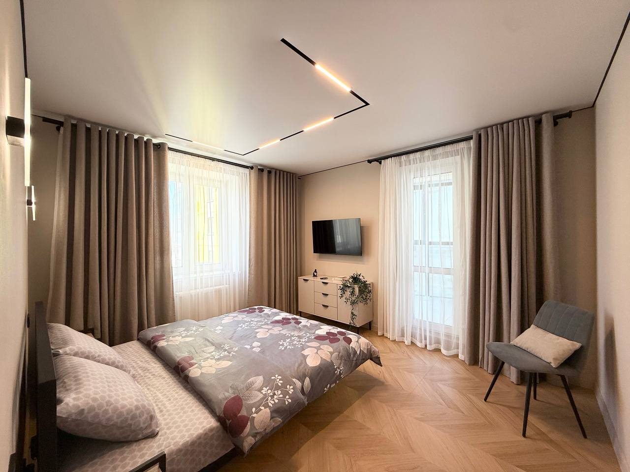 Апартаменты (Трёхкомнатные Анненки, 38к1), Апартаменты В Анненках