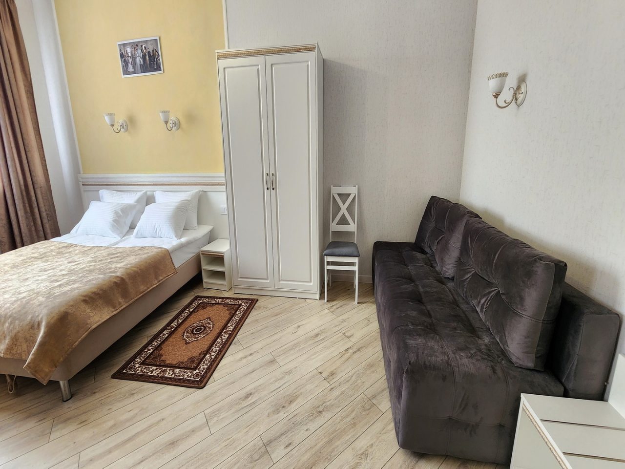 Полулюкс (Большой делюкс с двуспальной кроватью), Отель БОЛКОНСКИЙ