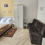 Люкс (Люкс с 1 большой кроватью, 1 маленькой и диваном), Отель БОЛКОНСКИЙ