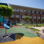 Качели, Отель Южная Ночь