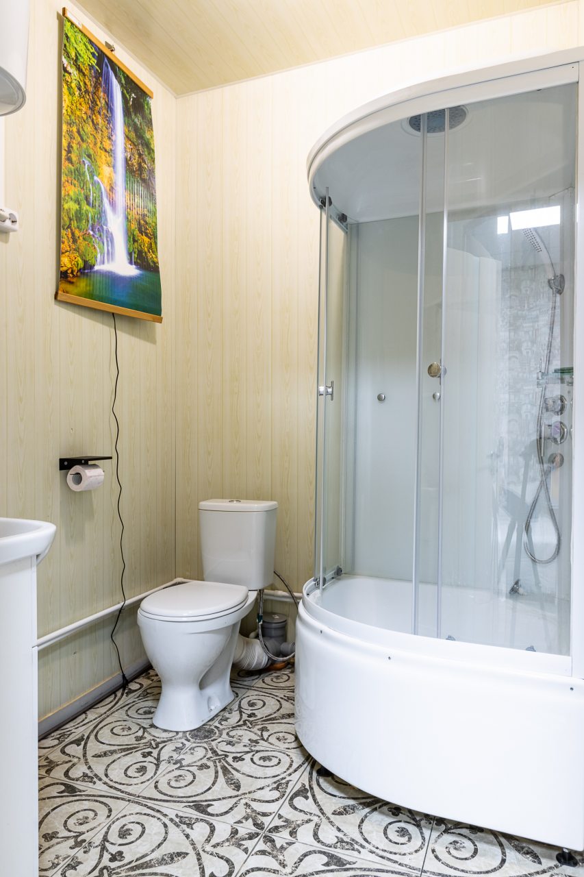 Дом (Семейный дом), База отдыха Усадьба Лебяжье