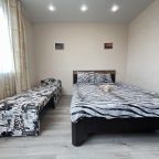 Студио (Студия (хр 84)), Апартаменты Студии на Хрустальной