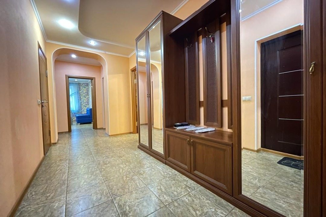Апартаменты (Трехкомнатные апартаменты центр), Апартаменты Трехкомнатные в центре города