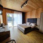 Коттедж (Коттедж у моря), Отель Grey House