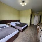 Трехместный (Номер у моря), Отель Grey House