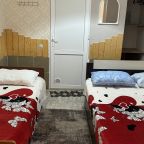 Трёхместный и более (Стандарт с двухспальной и односпальной кроватями), Гостиница Айсберг